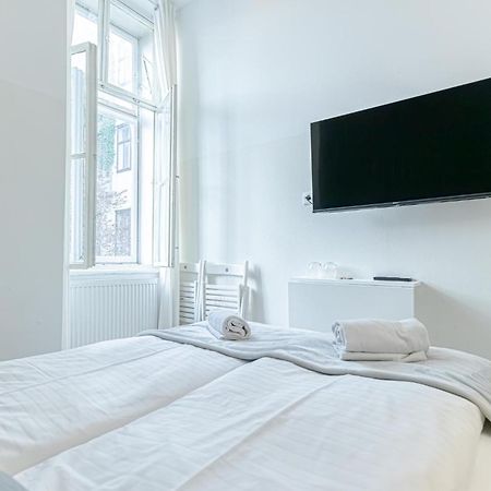 Mariahilfer Boutique Rooms - Virtual Reception & Self-Checkin Wina Bagian luar foto