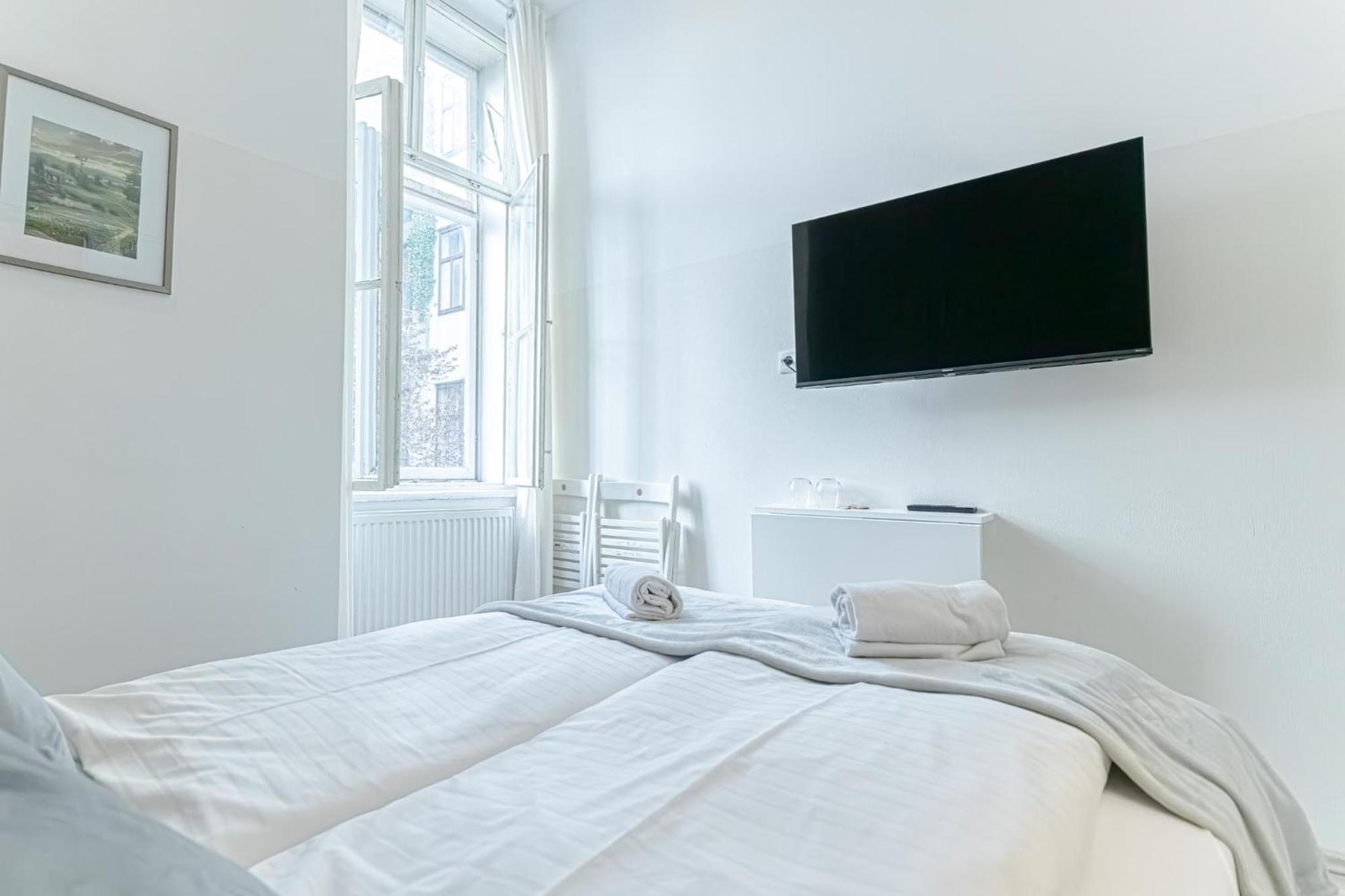 Mariahilfer Boutique Rooms - Virtual Reception & Self-Checkin Wina Bagian luar foto