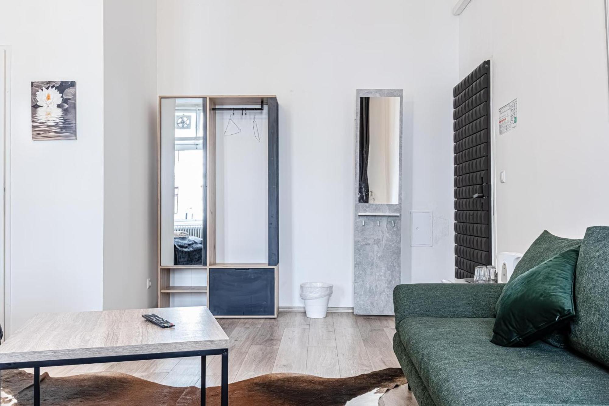 Mariahilfer Boutique Rooms - Virtual Reception & Self-Checkin Wina Bagian luar foto